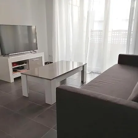 Bright 45m In A Lively Area