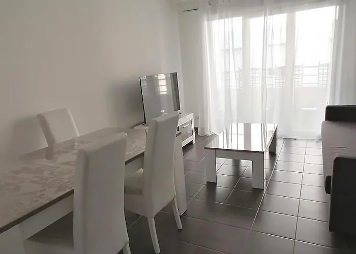 Appartement Bright 45m In A Lively Area